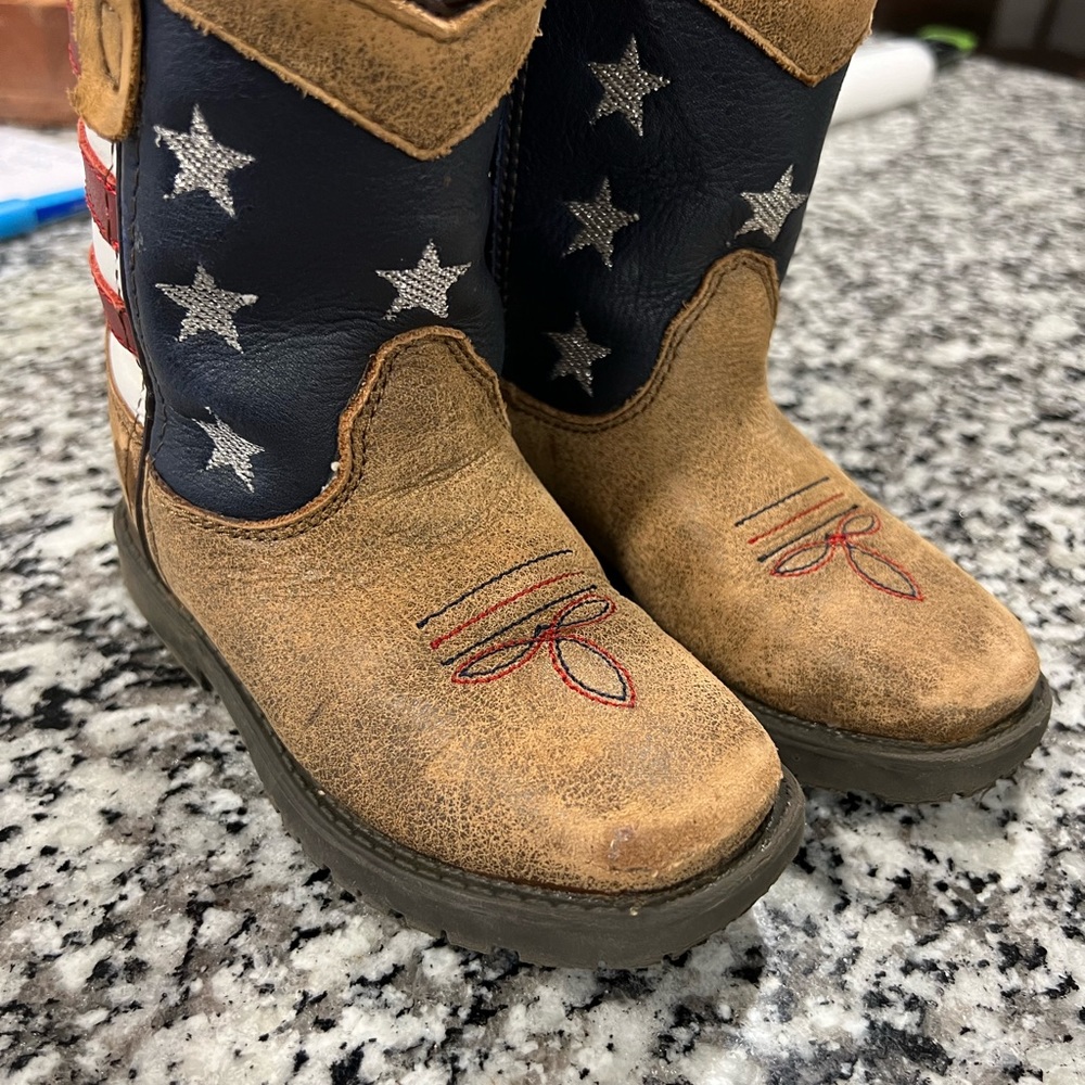 Toddler size 8 flag boots